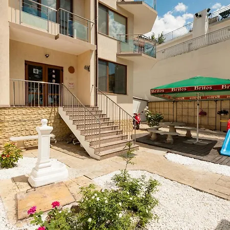 Apartment слънчев ден