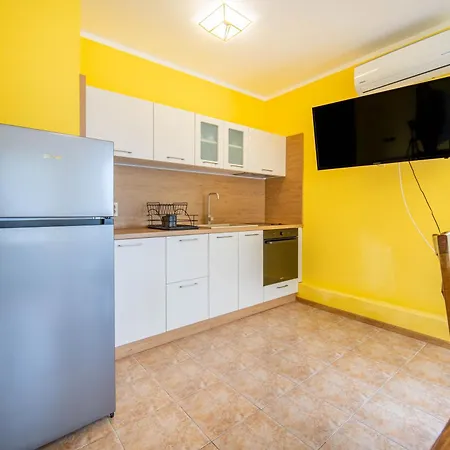 слънчев ден Apartment Baltschik